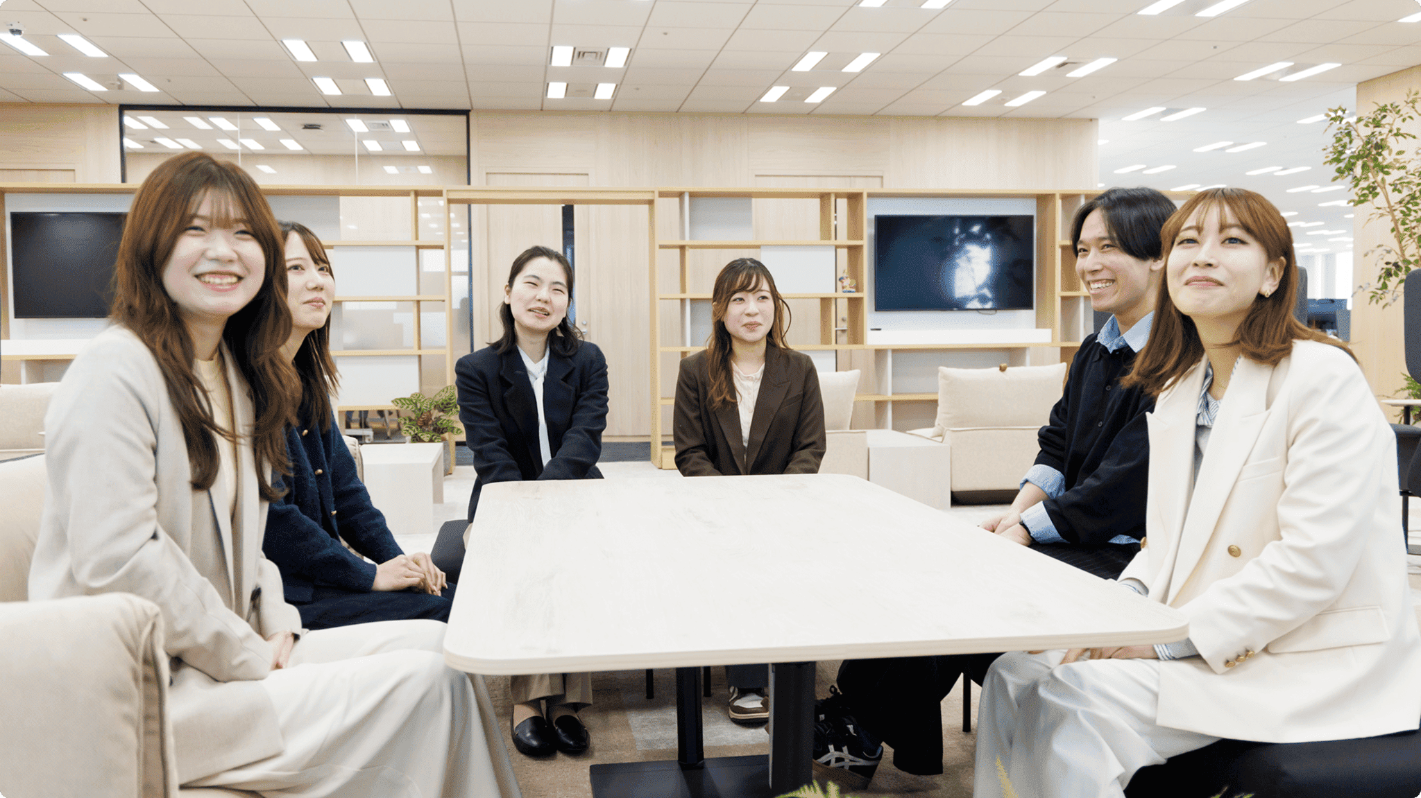 ①新卒社員2年目座談会（成長編）